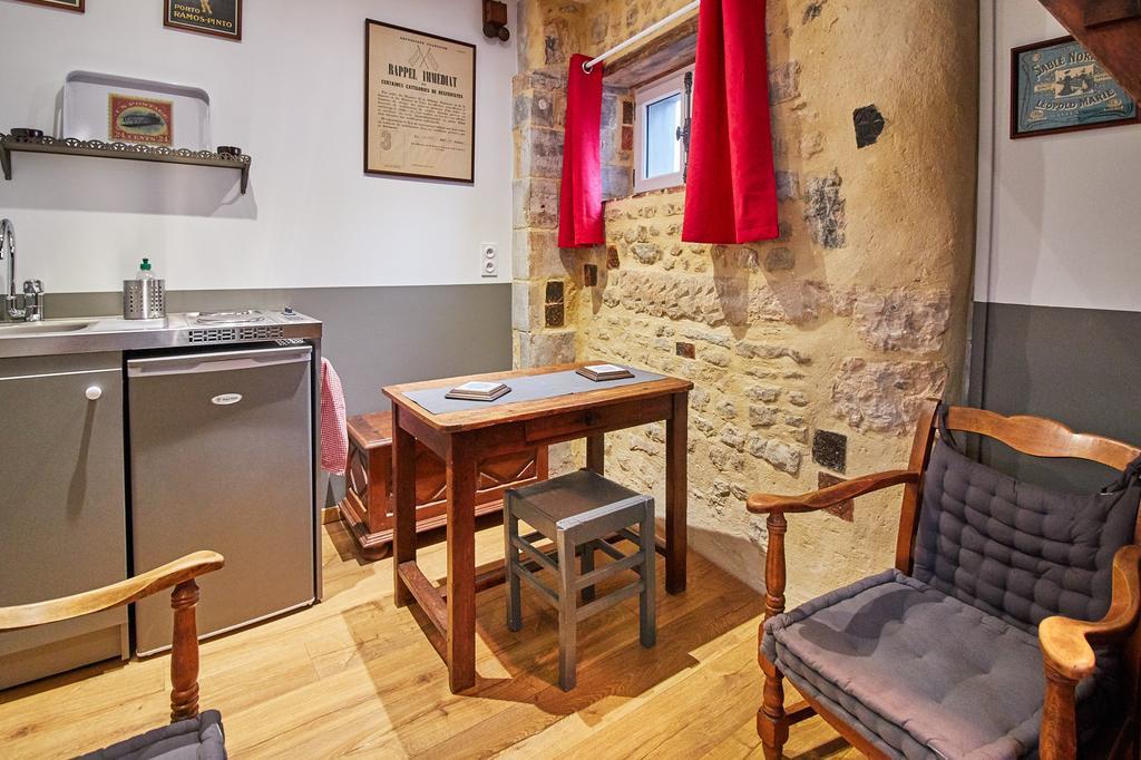 La Plus Petite Maison De France Bayeux Room photo